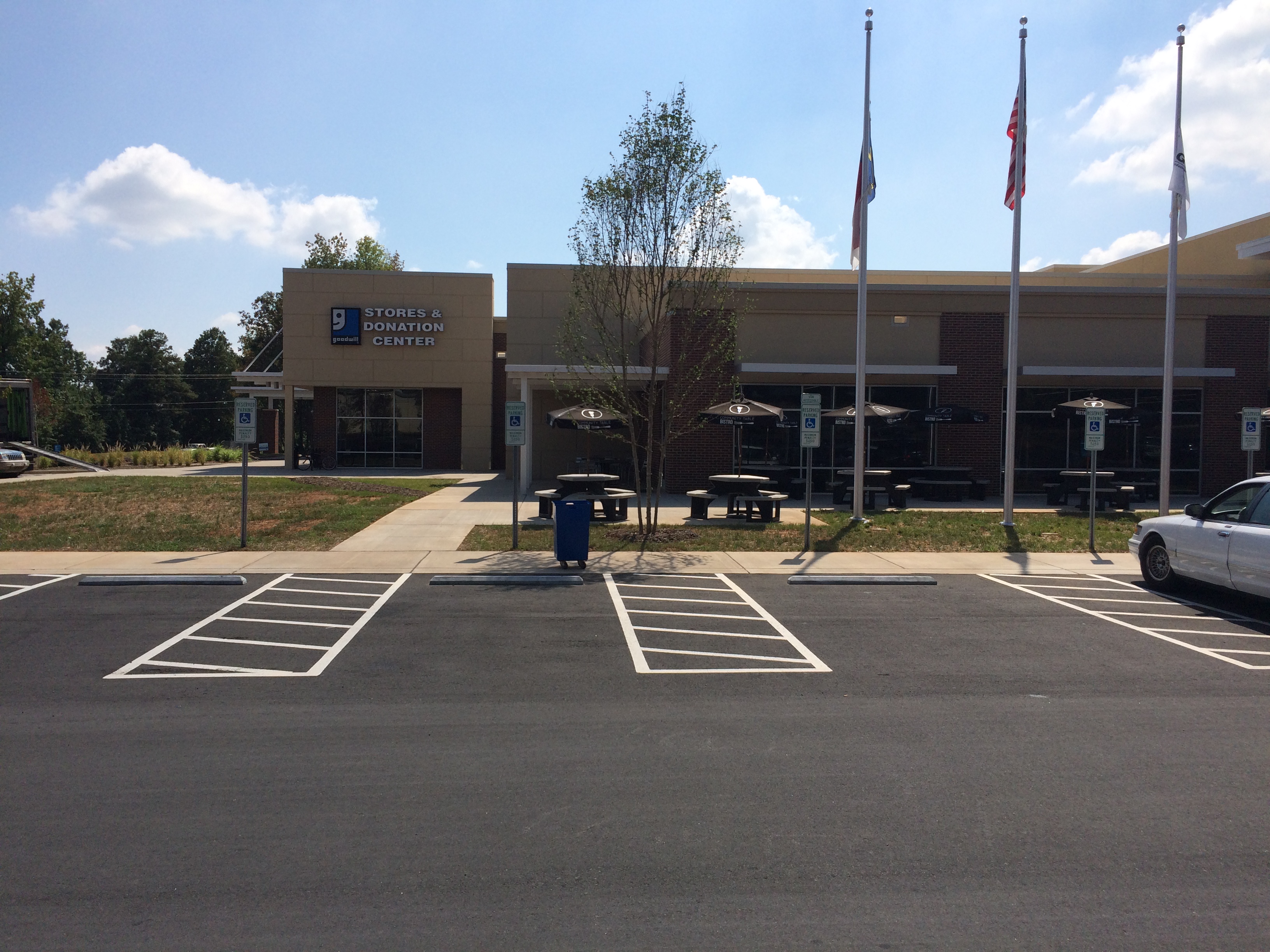 G.O.C. Goodwill Picture outside building